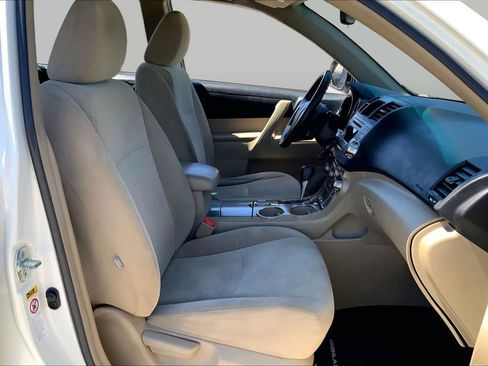 Used 2012 Toyota Highlander FWD w/ Tech Pkg image 8