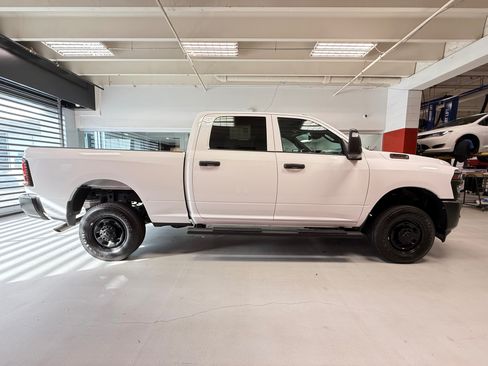 Certified 2025 RAM 2500 Tradesman AWD/4WD image 9