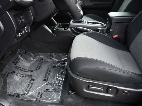 Certified 2023 Toyota Tacoma TRD Off-Road w/ Advanced Technology Package image 15