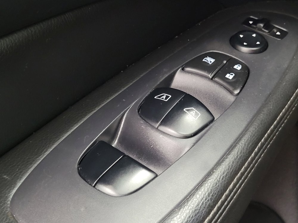 Used 2019 Nissan Pathfinder SL FWD image 27