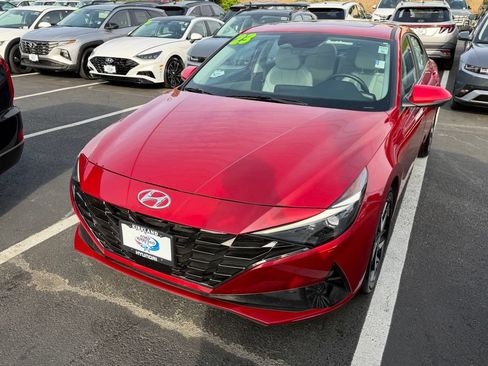 Certified 2023 Hyundai Elantra Limited FWD image 4