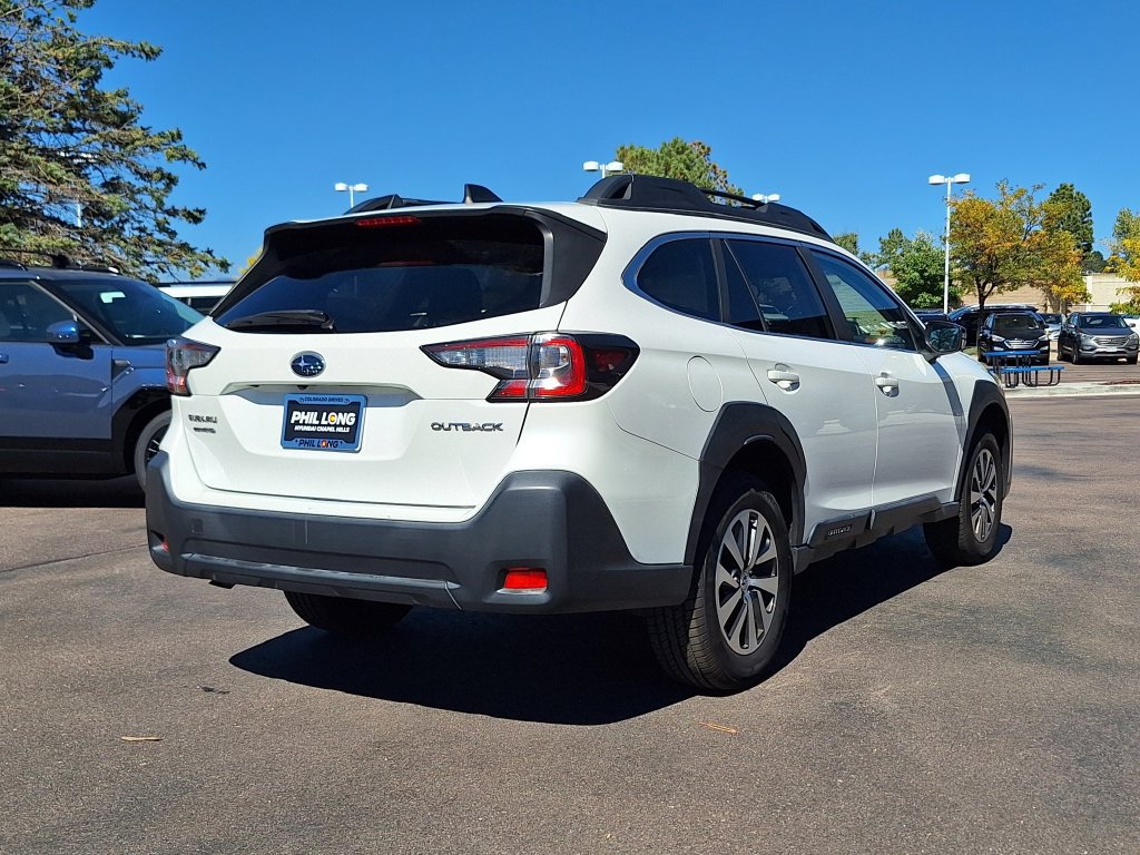 Used 2023 Subaru Outback Premium AWD/4WD image 3
