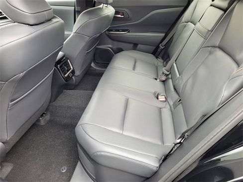 New 2025 Toyota Crown Signia image 7