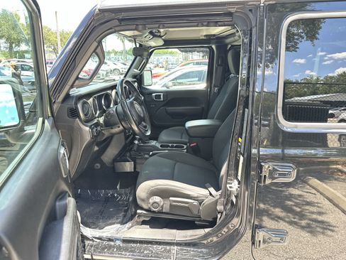 Used 2021 Jeep Wrangler Unlimited Sport AWD/4WD image 2