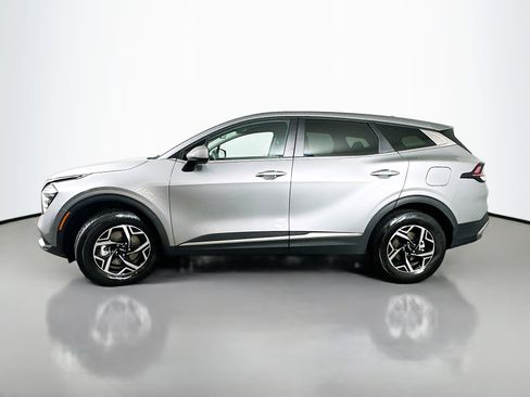 Used 2024 Kia Sportage LX AWD/4WD image 4