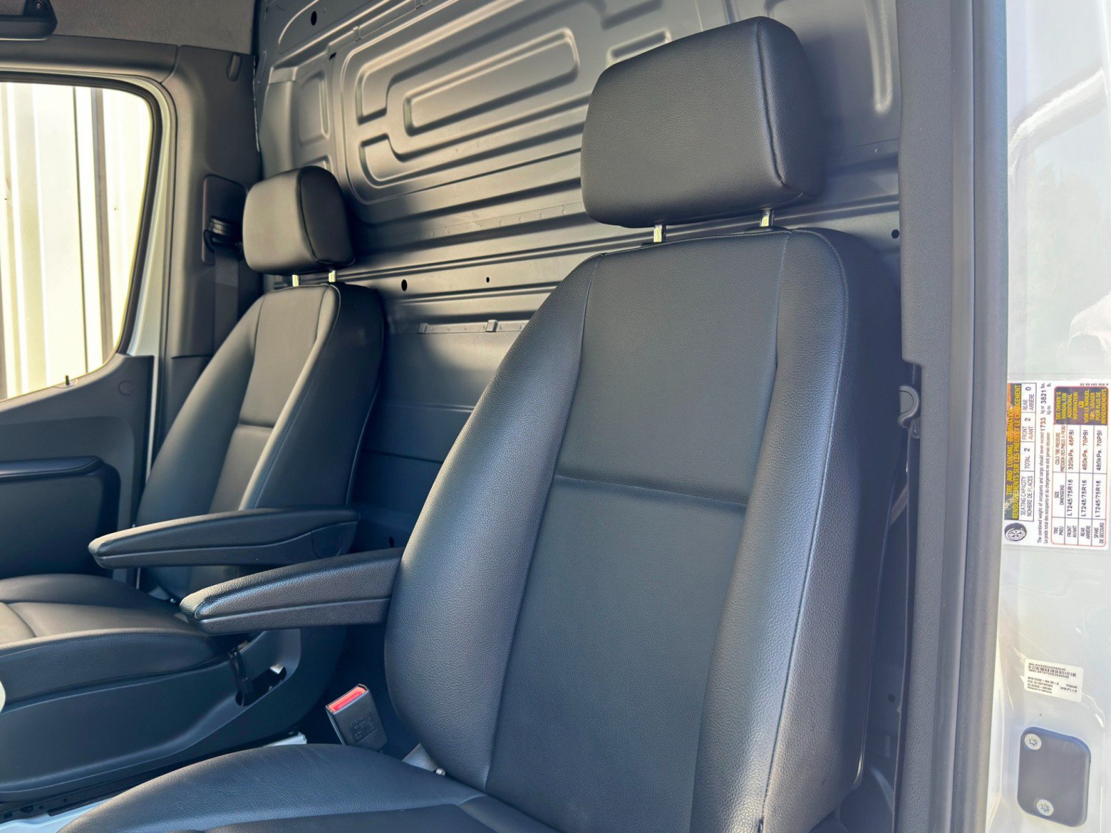Used 2023 Mercedes-Benz Sprinter 2500 image 29