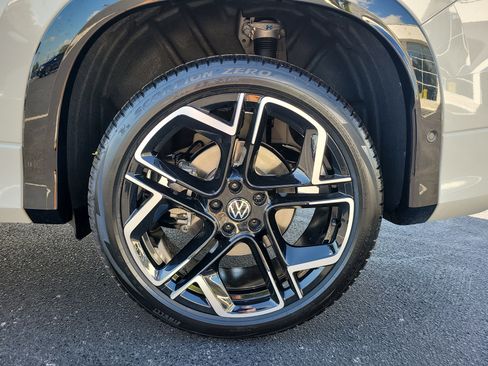 New 2026 Volkswagen Tiguan SEL R-Line AWD/4WD image 6