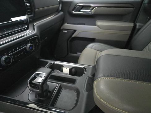 Used 2025 Chevrolet Silverado 1500 ZR2 w/ Technology Package image 21