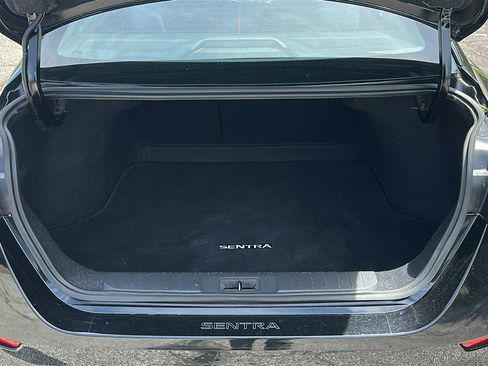Certified 2022 Nissan Sentra SR w/ Electronics Package FWD image 7
