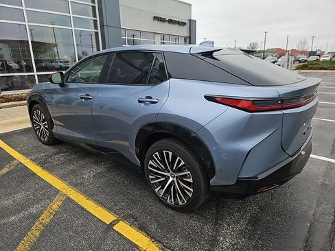 Used 2025 Lexus RZ 450e image 3