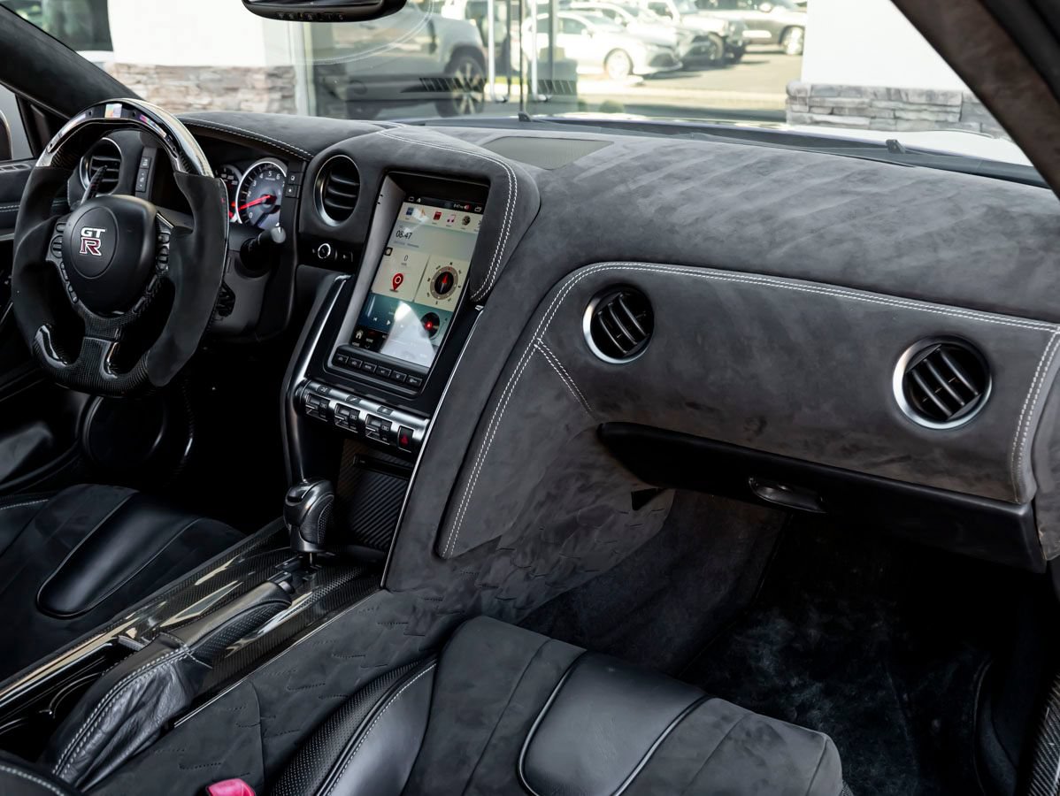 Used 2013 Nissan GT-R Premium AWD/4WD image 39