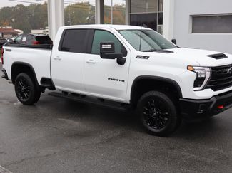 Used 2025 Chevrolet Silverado 2500 LT w/ Trail Boss Package video 2