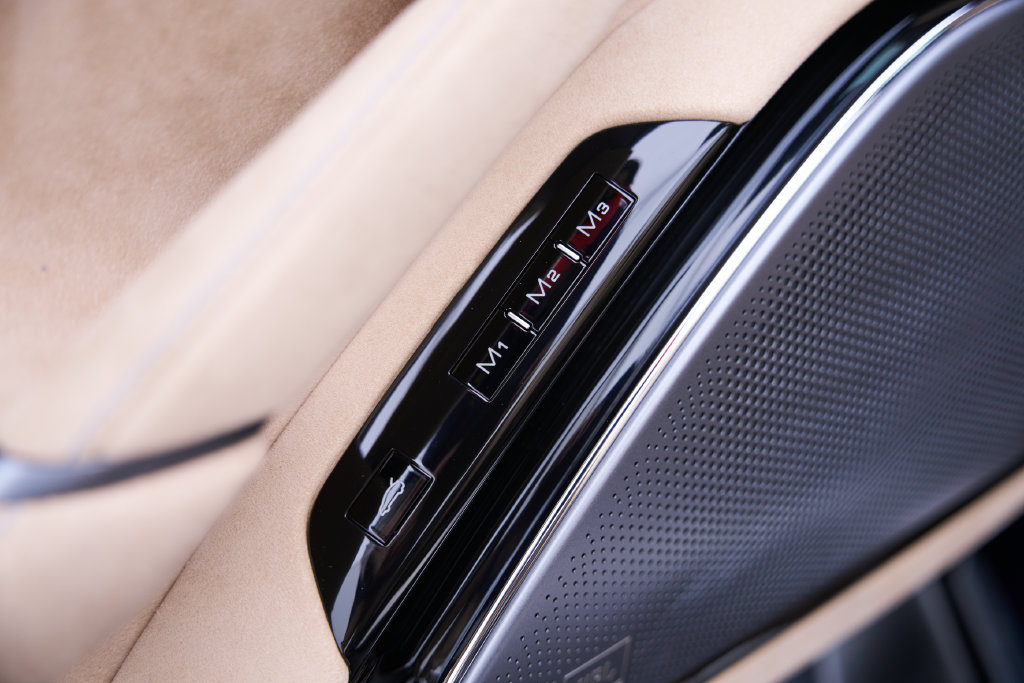 Used 2025 Ferrari Roma Spider RWD image 48