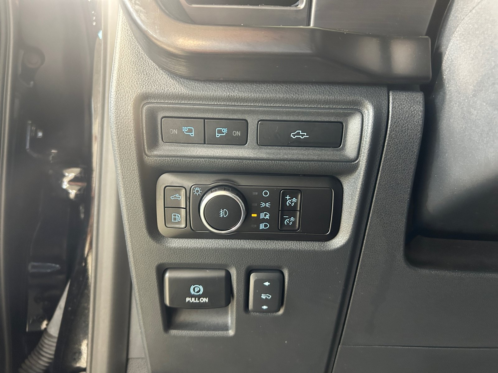 Used 2023 Ford F150 Lariat w/ Equipment Group 502A High AWD/4WD image 18