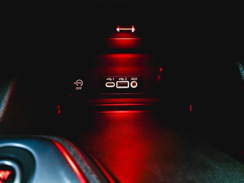 Used 2025 Nissan Sentra SV w/ Trunk Package image 30