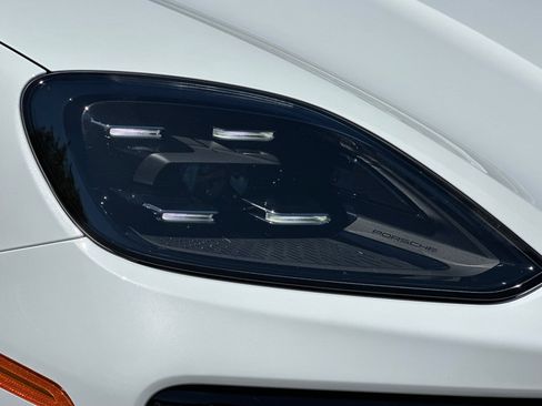 Used 2024 Porsche Cayenne AWD/4WD image 11
