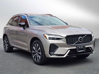 New 2025 Volvo XC60 B5 Core w/ Protection Package Premier