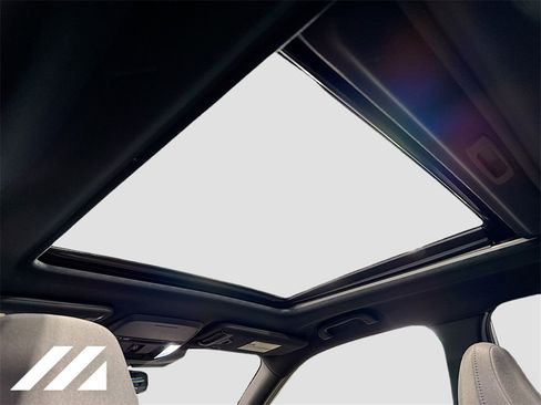 Used 2025 Subaru Forester Premium image 22