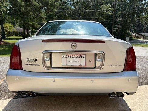 Used 2000 Cadillac De Ville w/ Comfort/Convenience Pkg FWD image 2