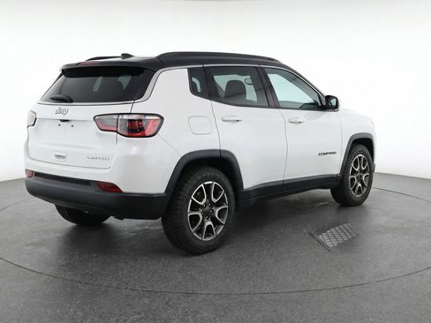 Used 2025 Jeep Compass Trailhawk AWD/4WD image 9