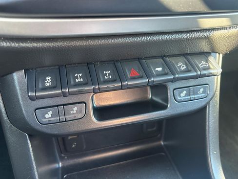 Used 2018 Chevrolet Colorado ZR2 image 23