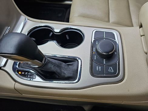 Used 2016 Jeep Grand Cherokee Limited w/ Luxury Group II image 62