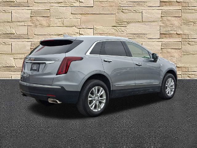 Certified 2025 Cadillac XT5 Luxury w/ LPO, Floor Liner Package AWD/4WD image 4