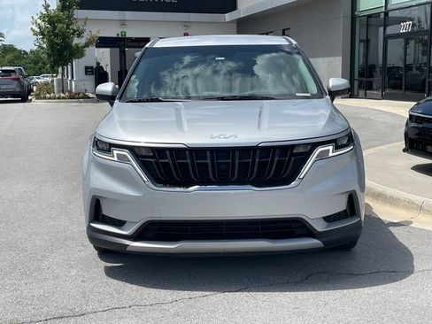 Certified 2022 Kia Carnival LX FWD image 2