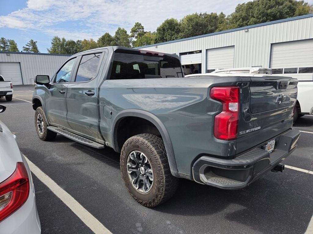 Used 2025 Chevrolet Silverado 1500 ZR2 AWD/4WD image 6