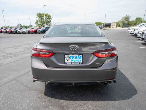 Used 2024 Toyota Camry SE FWD image 5