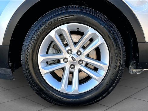 Used 2014 Ford Explorer XLT w/ Equipment Group 202A image 11