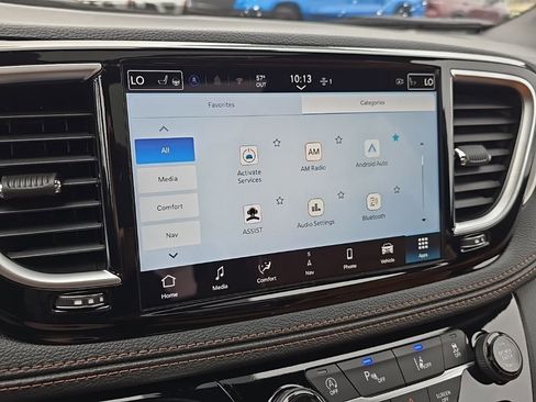 New 2026 Chrysler Pacifica Pinnacle image 31