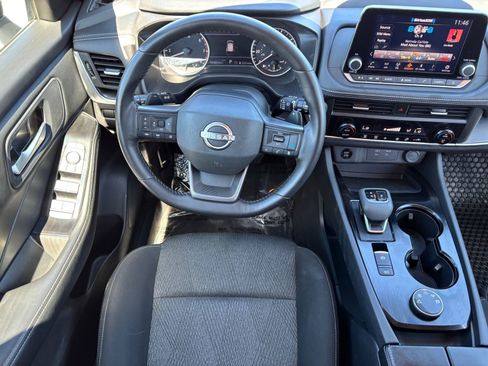 Certified 2025 Nissan Rogue SV image 13