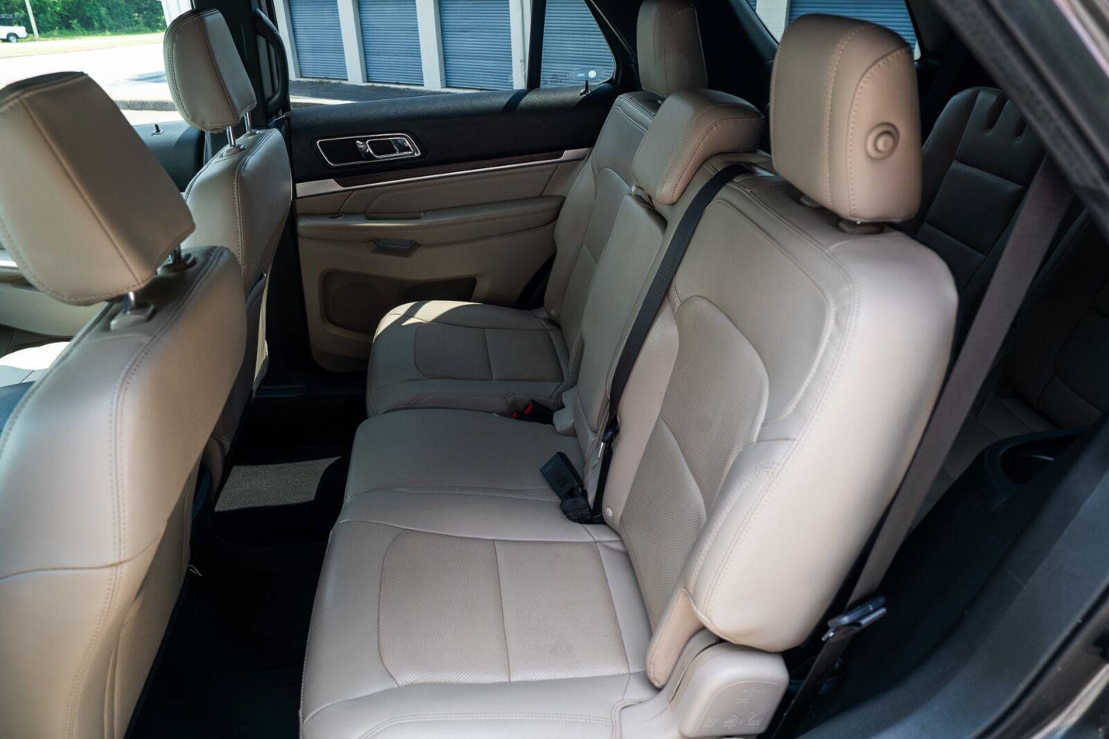 Used 2018 Ford Explorer Limited FWD image 29