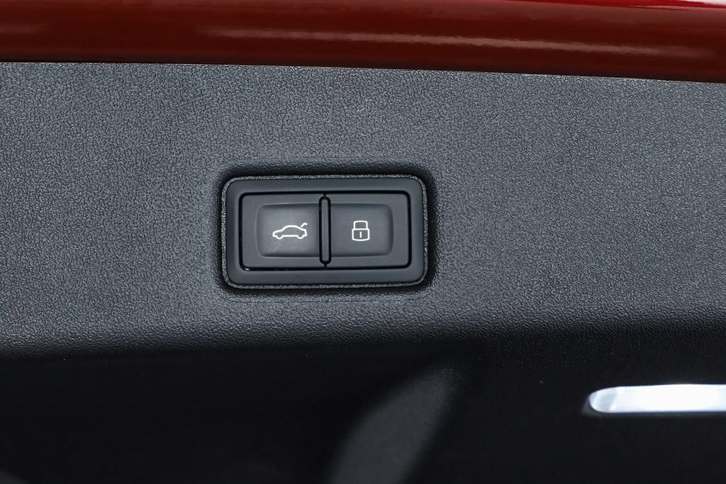Used 2025 Audi Q5 Prestige AWD/4WD image 34
