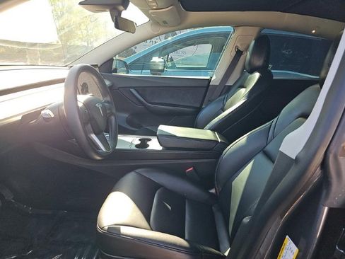 Used 2022 Tesla Model Y Long Range image 7