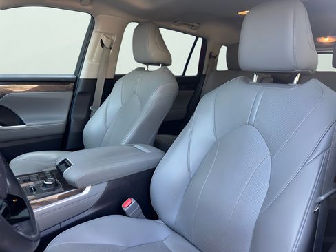 Used 2020 Toyota Highlander Limited AWD/4WD image 15