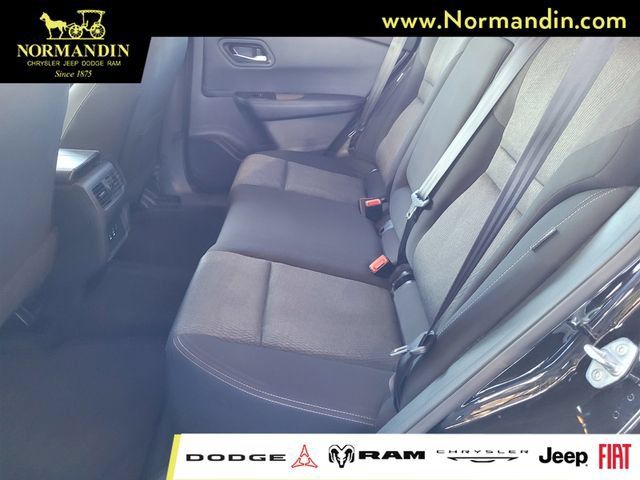 Used 2025 Nissan Rogue SV AWD/4WD image 18