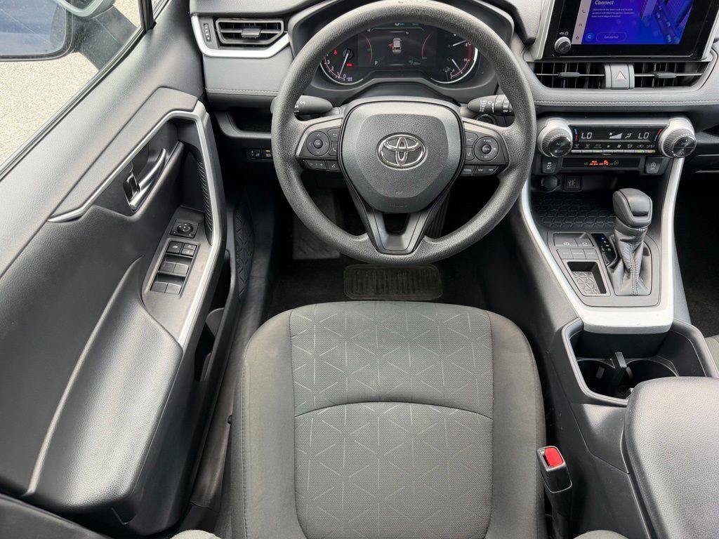 Used 2024 Toyota RAV4 XLE FWD image 10