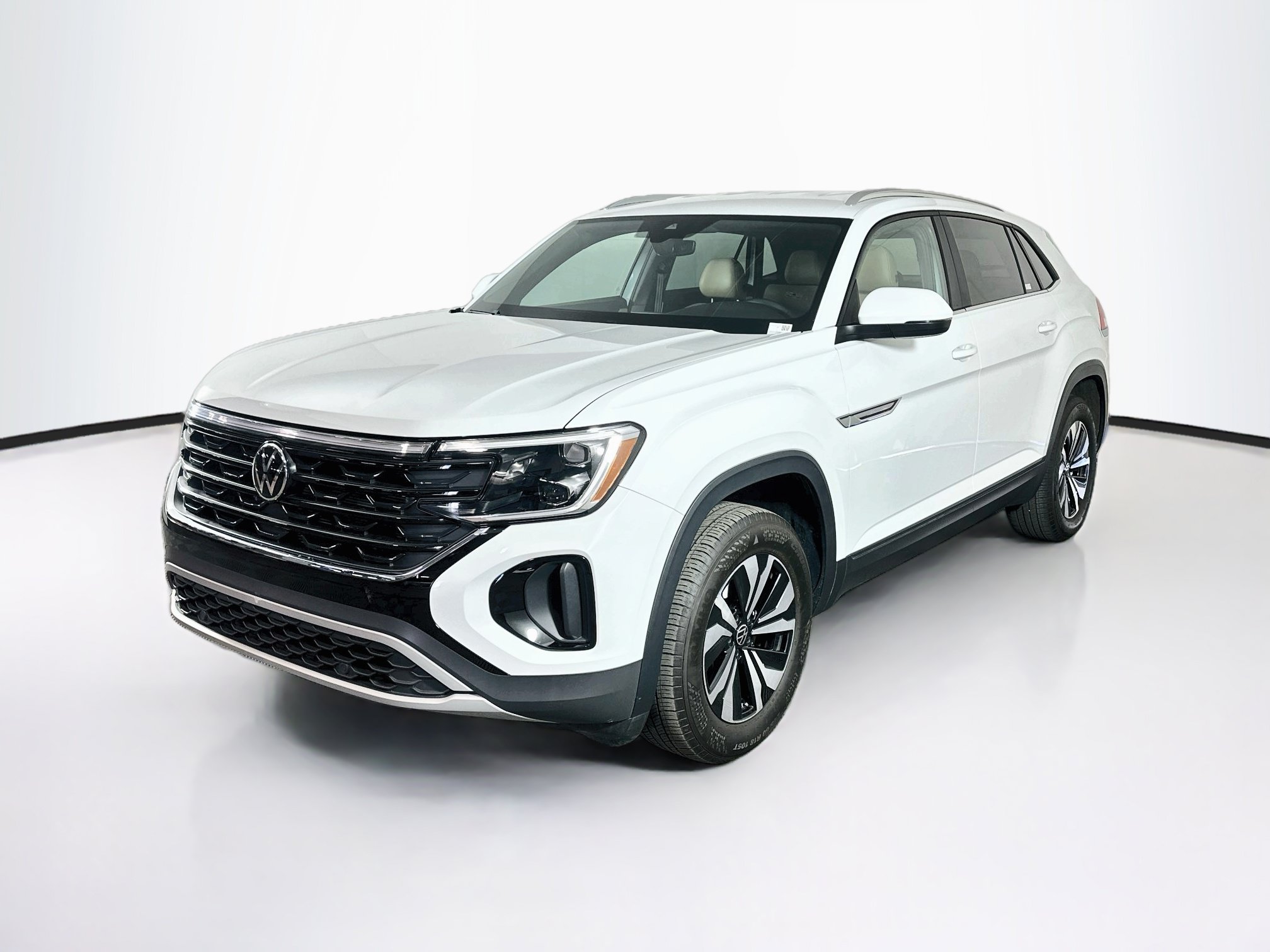 Used 2025 Volkswagen Atlas Cross Sport SE FWD image 3