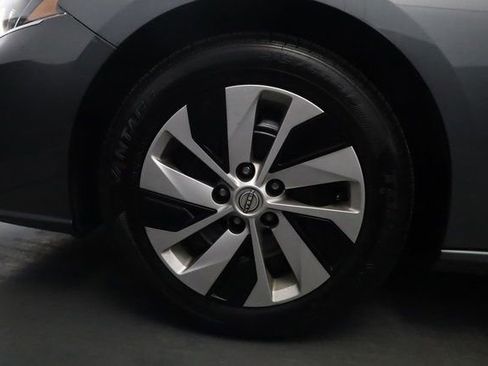 Used 2023 Nissan Altima 2.5 S image 7