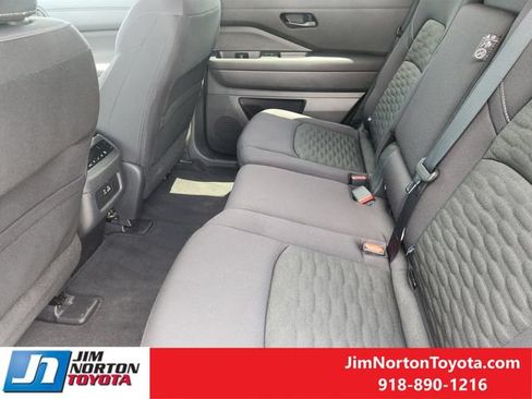 Used 2025 Nissan Pathfinder SV AWD/4WD image 30
