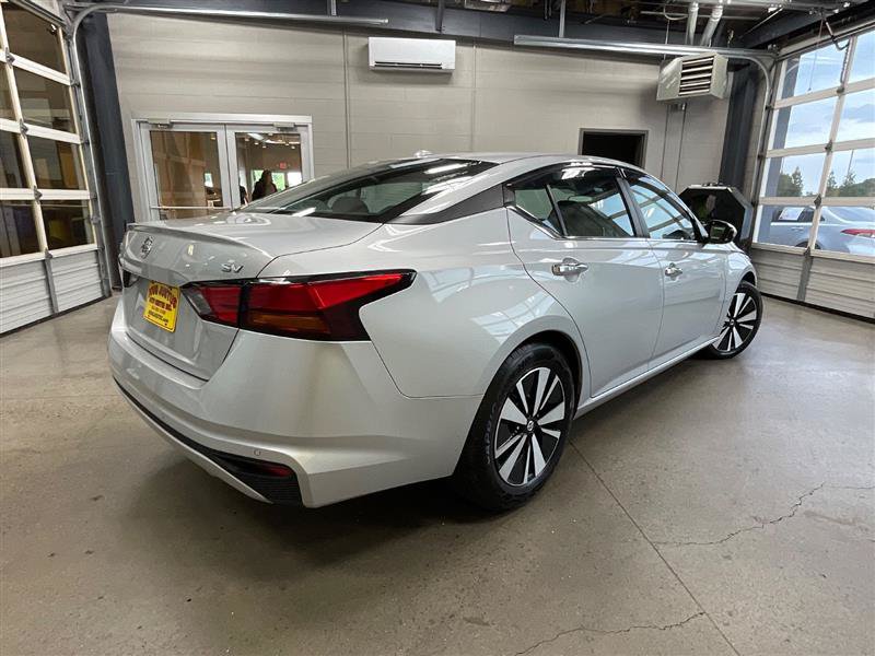 Used 2022 Nissan Altima 2.5 SV FWD image 5