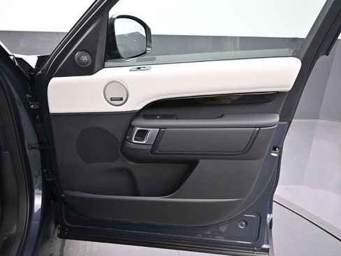 New 2026 Land Rover Discovery S AWD/4WD image 4