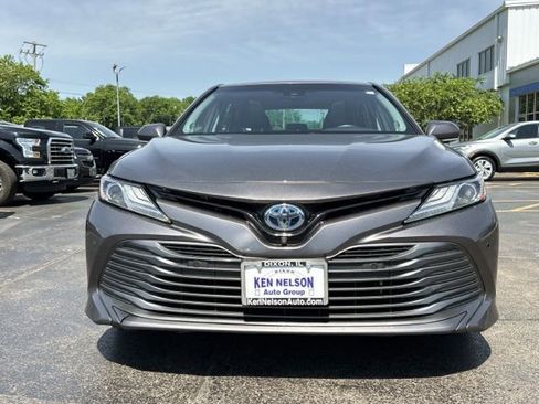 Used 2018 Toyota Camry XLE w/ Audio Package FWD image 2