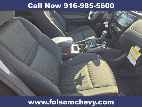 Used 2018 Nissan Rogue S image 28