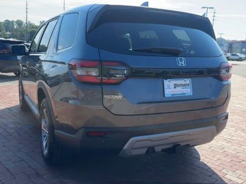 Certified 2025 Honda Pilot EX-L image 9