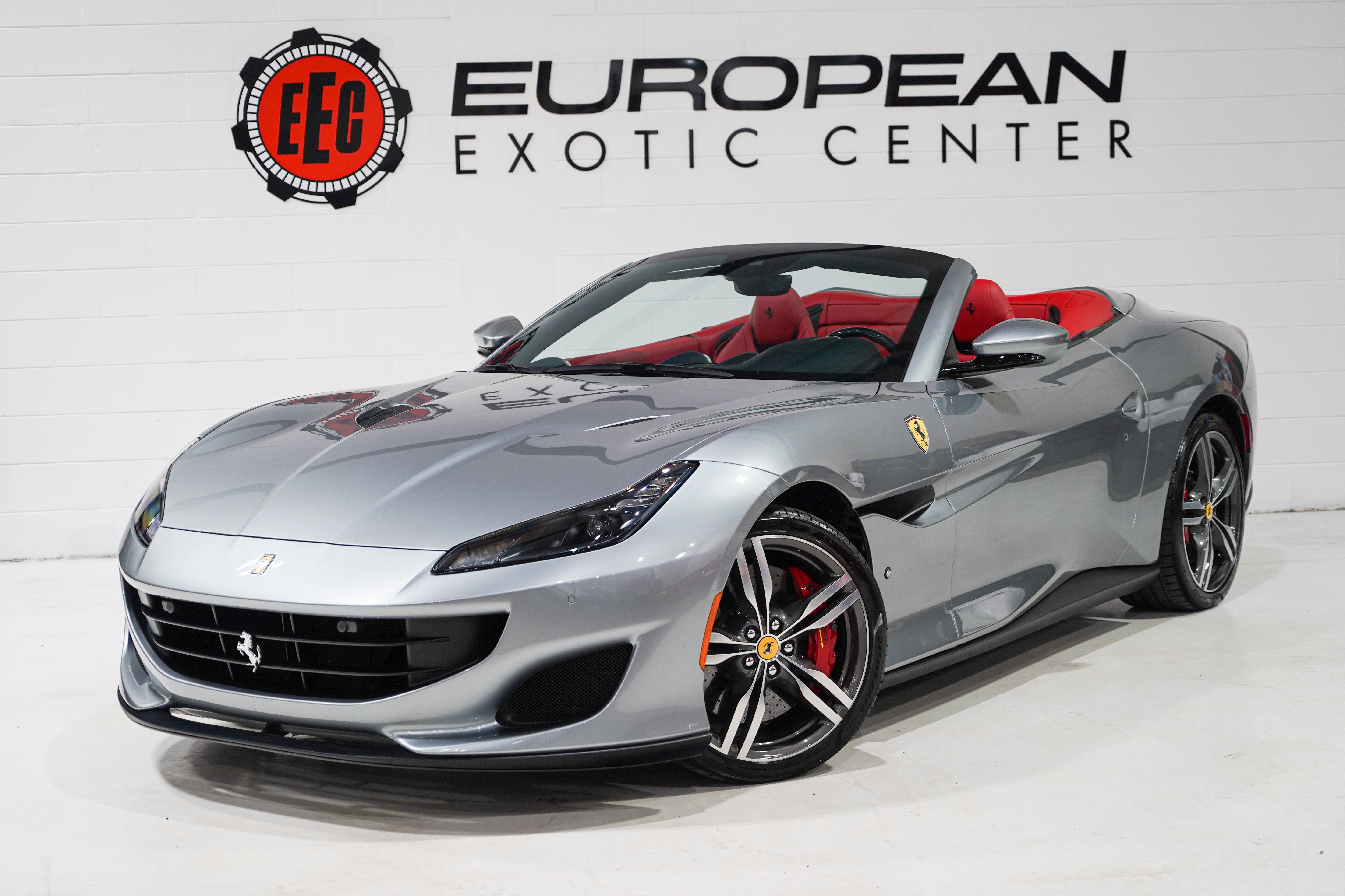 Used 2020 Ferrari Portofino RWD image 4