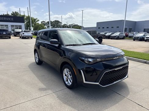 Certified 2024 Kia Soul LX w/ Option Group 015 FWD image 9