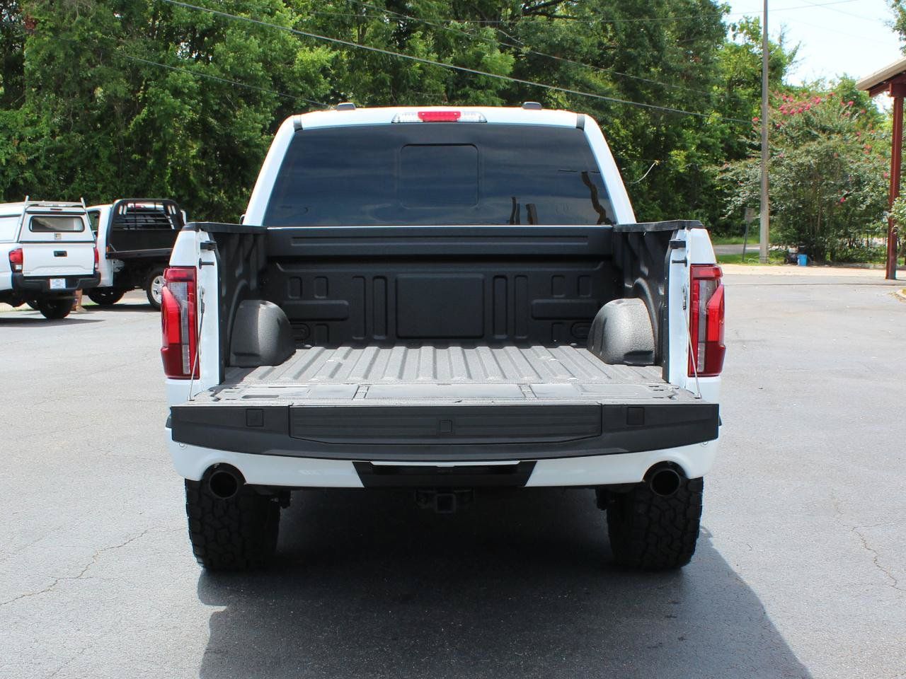 Used 2024 Ford F150 Lariat w/ Bed Utility Package AWD/4WD image 19